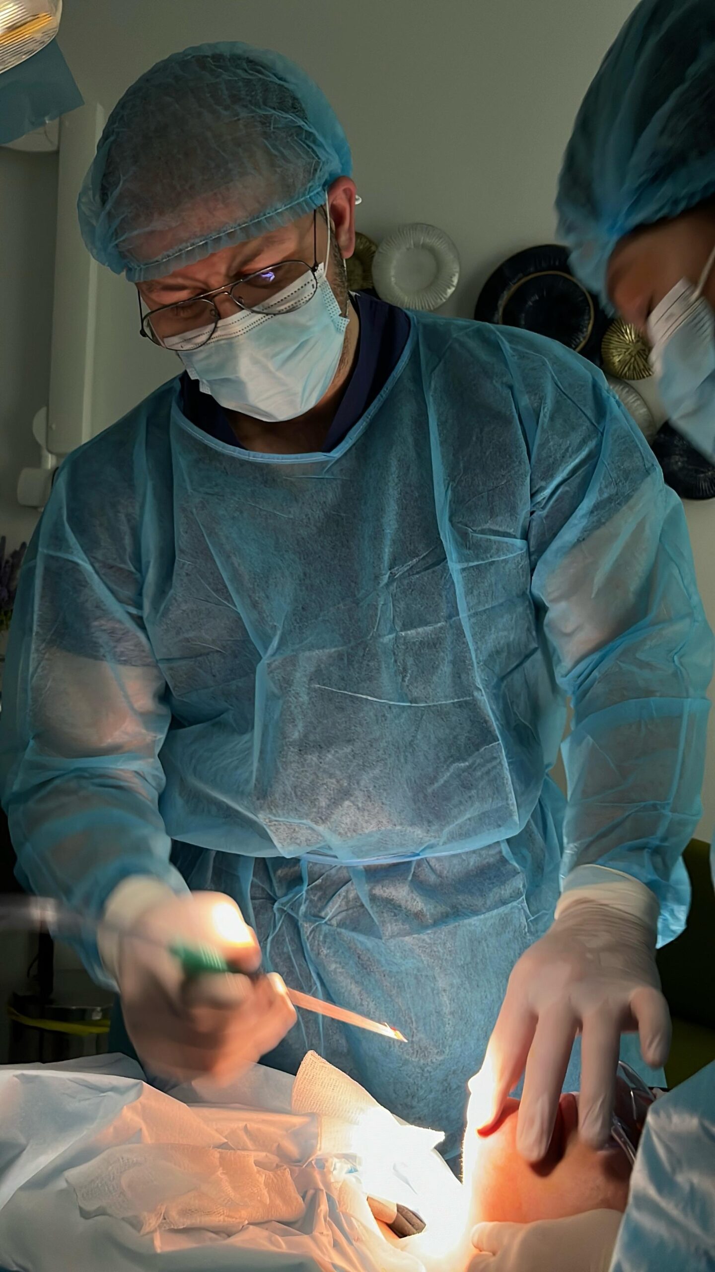 Dr. Mahmoud Anous participating in specialist maxillofacial surgery